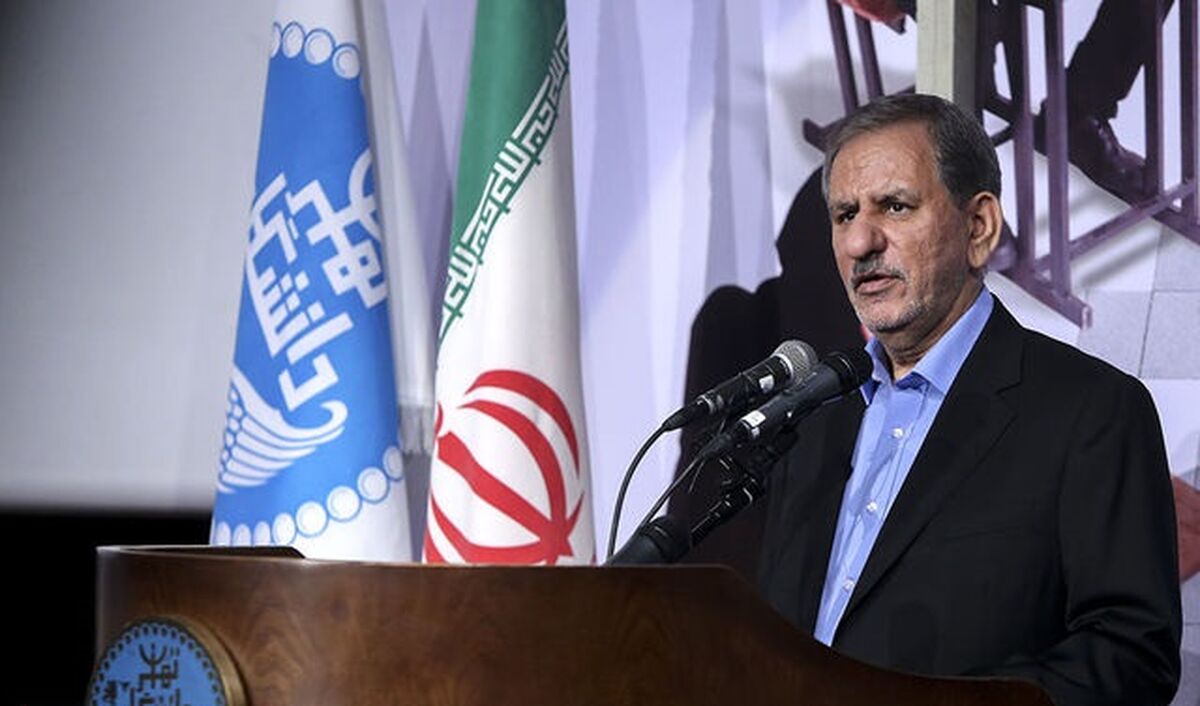  جهانگیری در همایش حامیان روحانی:
چنان از آزادی صحبت می‌کنند، انگار نه انگار آنها مطبوعات را بستند