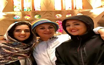 تیپ متفاوت نرگس محمدی و لاله اسکندری در بارسلون! + عکس