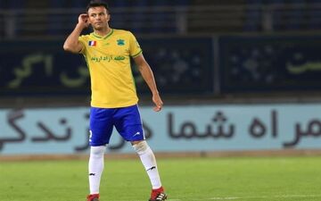 طیبی قراردادش با صنعت نفت را تمدید کرد