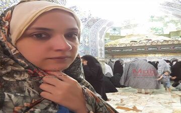 سلفی خاله نرگس در یک مکان زیارتی (عکس)