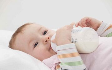 خطرات آلرژی به شیر گاو در خردسالان