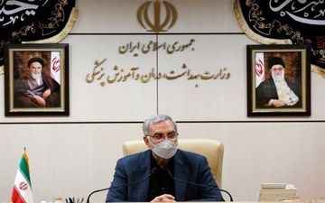 وزیر بهداشت: شرط ورود دانشجویان به کلاس‌ها باید کارت واکسن باشد