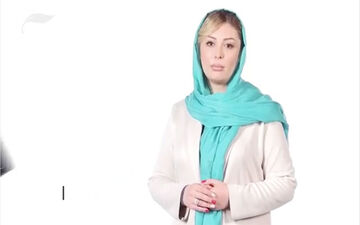 نیوشا ضیغمی در حال آرایش کردن