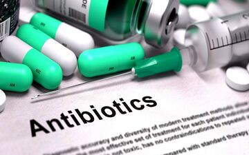 در زمان مصرف آنتی بیوتیک چه غذاهایی بخوریم