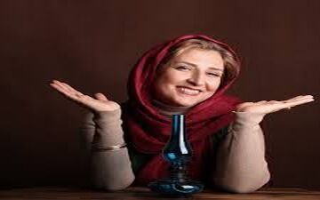 تیپ و ژست جالب مرجانه گلچین با شیطنت کودکی! (عکس)