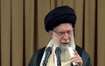  توئیت معنادار KHAMENEI.IR با تگ کردن اکانت توئیتری مسعود پزشکیان + عکس 