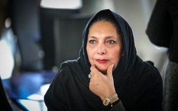  بحث ادامه دار منیژه حکمت و مدیرعامل فارابی