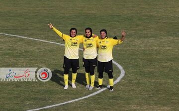 پیروزی بانوان طلایی پوش اصفهان در رقابت این هفته لیگ برتر فوتبال بانوان کشور 