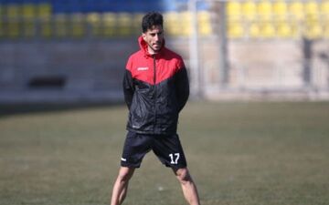 یک فولادی، بازیکن پرسپولیس را به ترکیب اصلی برگرداند!