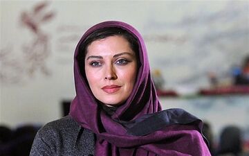 حضور مهتاب کرامتی و خواهران منصوریان برای تماشای بازی ایران وایتالیا 