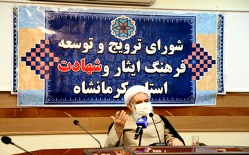 جریان نفوذ را دست کم نگیریم/ باید با توهین کنندگان به مقام شامخ سردار دلها برخورد قاطع شود/ استاندار کرمانشاه به نمایندگی از جمعیت 2 میلیون نفری استان این اقدام توهین آمیز را محکوم کرده است 