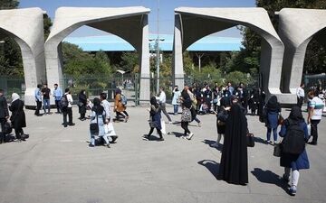 معاون آموزشی دانشگاه تهران خبر داد: آموزش ترم آینده الکترونیکی خواهد بود
