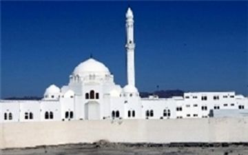 اولین نماز جمعه در تاریخ اسلام + فیلم 
