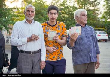 انتخابات ریاست‌جمهوری در تبریز و خرم آباد به روایت تصویر