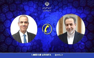 وزیران امور خارجه ایران و مصر درمورد تحولات منطقه گفت وگو کردند