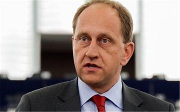   اقدام ترامپ بدون شک امنیت در خاورمیانه را به خطر می اندازد