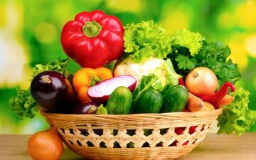 ترفندهایی ساده برای نگهداری بهتر میوه و سبزیجات +فیلم 