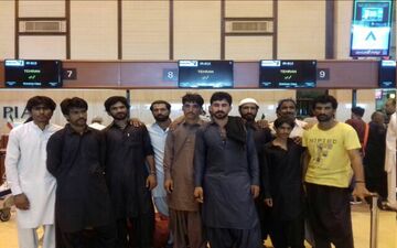
آزادی ۱۰ ملوان ایرانی زندانی در کراچی پاکستان
