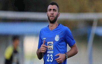 با نظر شفر مدافع نیمکت‌نشین استقلال در این تیم ماندنی شد