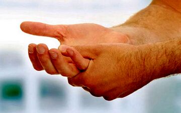  عرق کف دست (هایپرهیدروزیس ) و راه های درمان آن