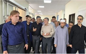 ظفرقندی از مرکز پایش سلامت «نخل تقی» در عسلویه بازدید کرد