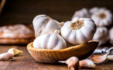 چه کسانی نباید سیر بخورند؟
