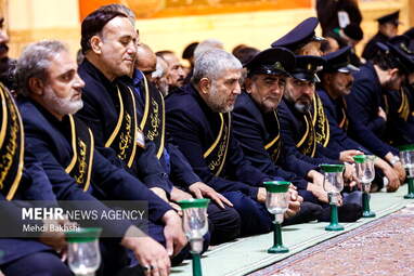 آیین شمعدان گردانی خادمان حرم حضرت معصومه(س)