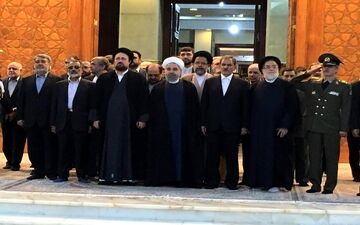  رییس جمهوری و اعضای هیات دولت با آرمان های امام راحل تجدید میثاق کردند