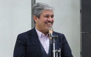 `کاندیدای حاشیه‌ساز همچنان می تازد 