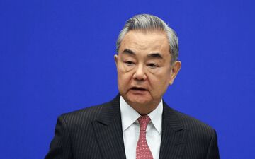  وانگ یی: هر گام در مذاکرات ایران و آمریکا، امید صلح را افزایش می‌دهد