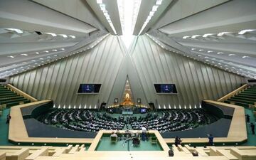 وزیر صنعت نسبت به افزایش قیمت خودروهای داخلی رسیدگی عاجل کند