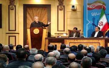 فرمان پزشکیان به طیب نیا / در دیدار با فعالان اقتصادی چه گذشت؟