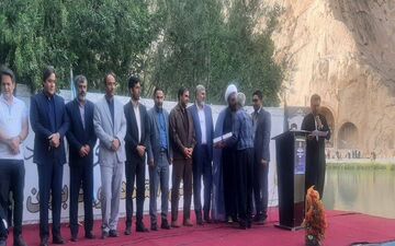 
 تجلیل از هنرمندان صنایع دستی استان کرمانشاه

 

 