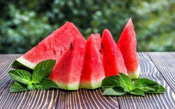 میوه ای که هیچگاه نباید با معده خالی بخورید
