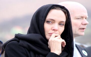 ۱۲+۱ سلبریتی غیر مسلمان با پوشش اسلامی و حجاب+تصاویر