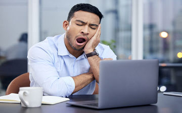 خواب‌آلودگی پس از غذا خوردن  چه دلیلی دارد؟