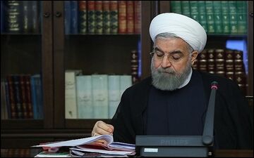نظریه پردازی های علمی در دانش هائی که منشاء خارجی دارد صورت گیرد