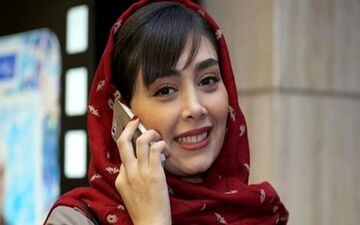 اسکارف پوشی دیبا زاهدی همه را مبهوت کرد|این استایل از بازیگر سریال آقازاده کولاک کرد
