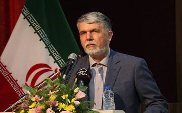 وزیر ارشاد:کتابداران در خط مقدم ارتباط بین مخاطبان و میراث فرهنگی مکتوب ما قرار دارند
