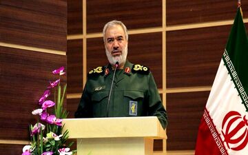 سردار فدوی: ناوهای آمریکا در منطقه تحت کنترل کامل ارتش و سپاه است