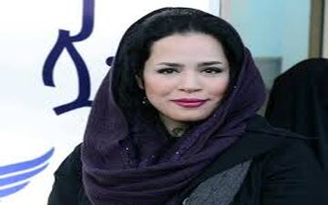 تیپ و ژست های ملیکا شریفی نیا در اکران آینه بغل