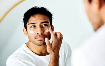 حکم شرعی استفاده از کرم ضد آفتاب در وضو و غسل چیست؟