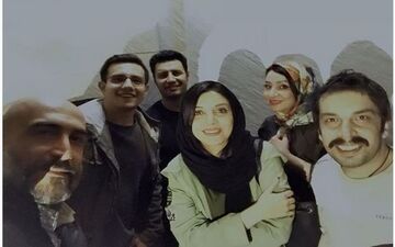 سلفی رویا میرعلمی و دوستانش بعد از تماشای فیلم لاتاری (عکس)