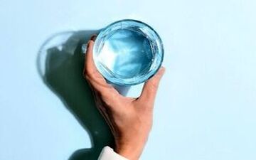 8 لیوان آب روزانه برای بدن لازم است؟