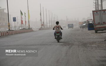 ورود طوفان و گرد و خاک به هرمزگان؛ هشتبندی درگیر شد
