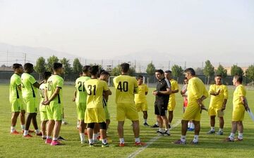 شاگردان نکونام به مصاف گل گهر می روند