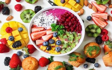 
مواد غذایی مفیدی که شما را در برابر بیماری‌های سخت بیمه می‌کند