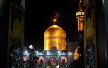 خطبه‌خوانی شب عاشورای حسینی در بارگاه منور رضوی آغاز شد