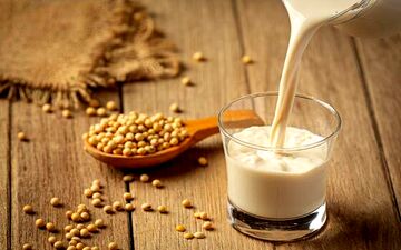  شیر سویا در بارداری: تقویت‌کننده یا تهدیدکننده؟