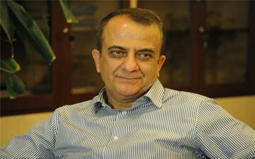 ۳ قرارداد بین بنز و ایران خودرو امضا شد